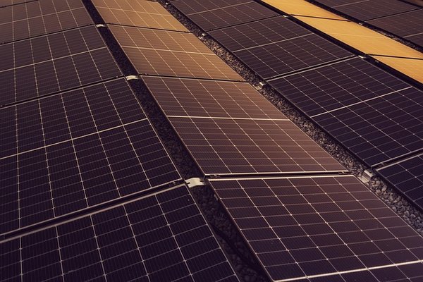Panneau solaire photovoltaïque : évaluez votre fournisseur idéal
